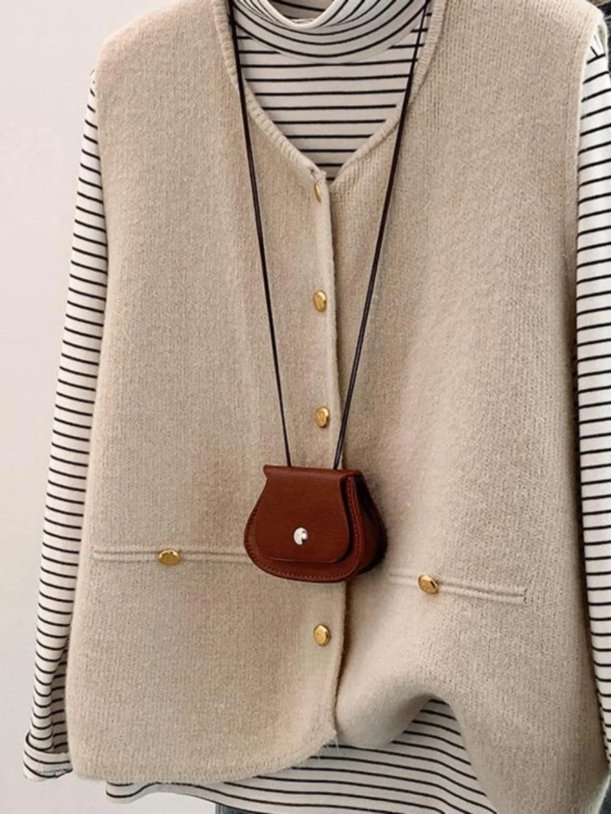 

Вязаный жилет Ele для женщин, простой, легкий, для многослойного ношения, верхняя одежда, топ, с воротником-стойкой, стандартной длины, на одной пуговице