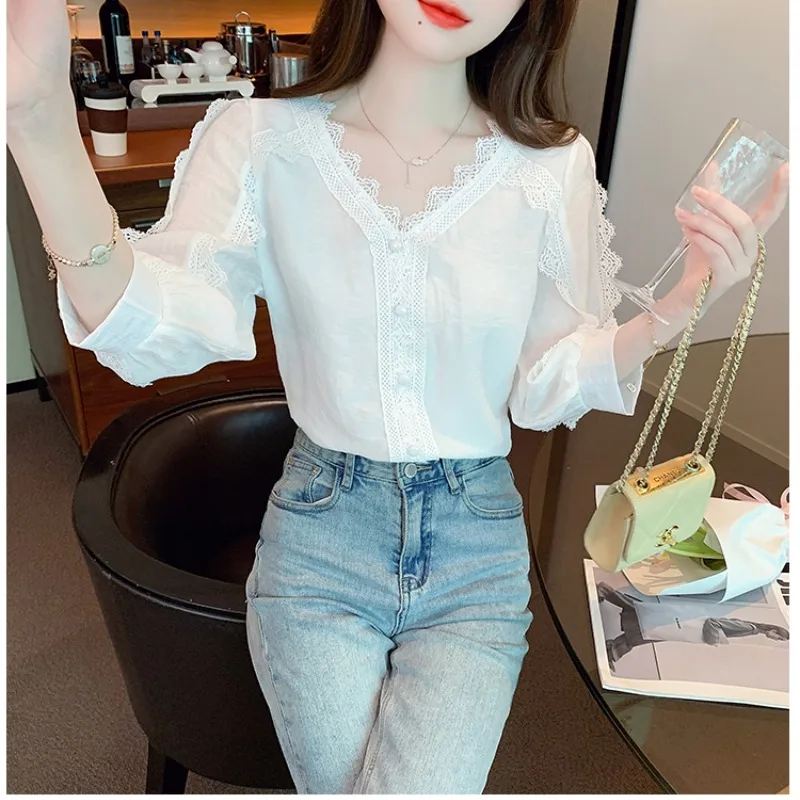 2024 Summer New French Pullover V-neck Panel Button Lace Fashionable Solid Color Versatile Fit Comfortable Long Sleeved Shirt