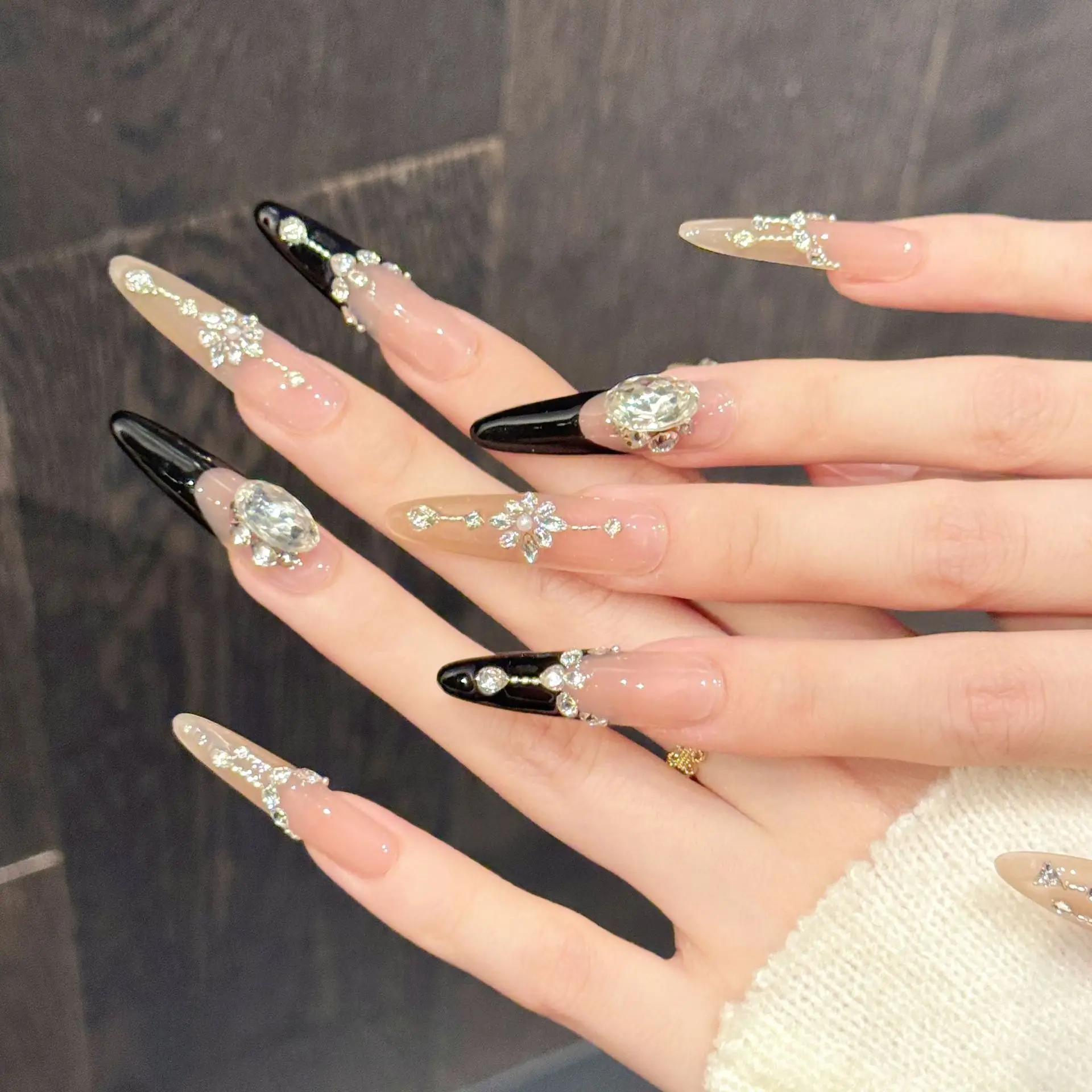 10 Stück handgemachte Nägel zum Aufdrücken, glitzernd, voller Diamanten, Dekor, künstliche Nägel, tragbar, leicht, luxuriös, Katzenauge, künstliche Nägel, schwarze französische Spitze