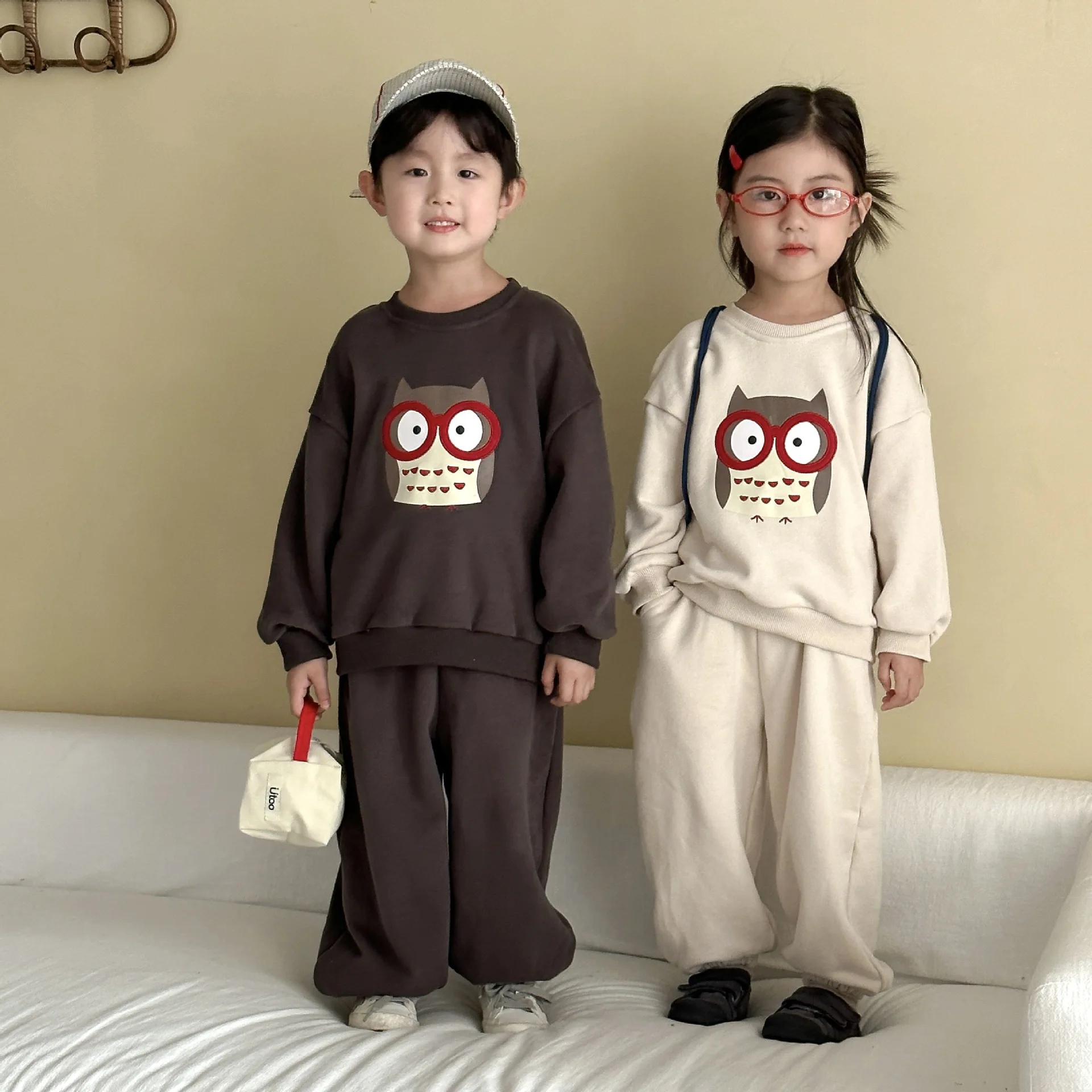 

2025 Осенний новый свитшот с героями мультфильмов для мальчиков и девочек + спортивные штаны, комплект детской одежды с длинными рукавами из 2 предметов, хлопковый детский повседневный комплект