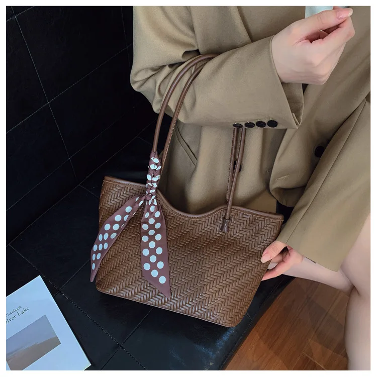 حقيبة يد نسائية منسوجة ذات سعة كبيرة 2025 - A/W شعبية، حقيبة فاخرة خفيفة، حقيبة منسوجة راقية #3