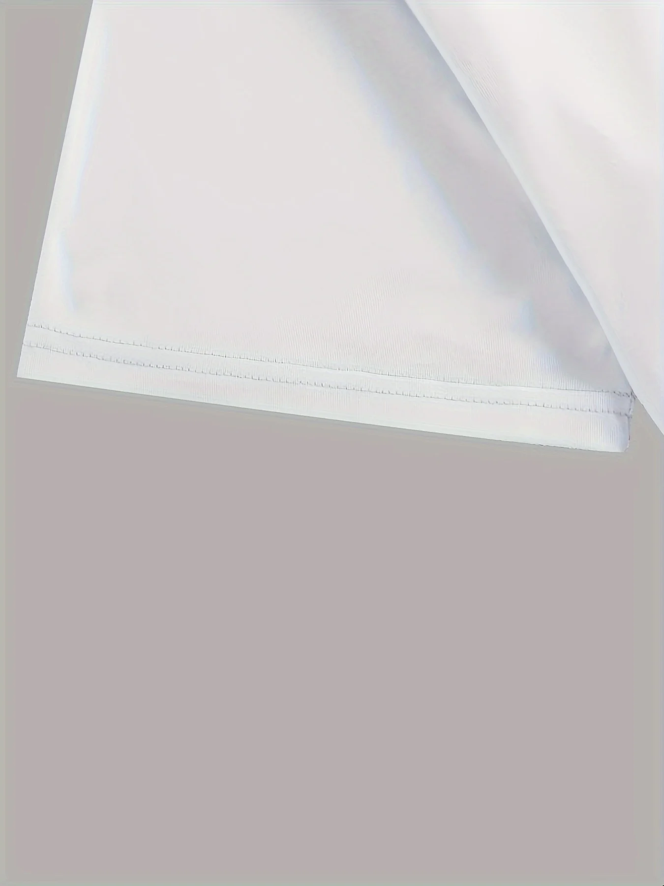 Short-sleeved T-shirt with love dog paw print, your best choice for spring and summer