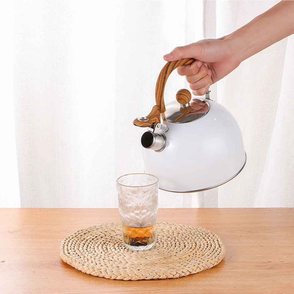 

2.5L Capacity Whistling Kettle Ergonomic Handle White Color Stovetop Whistling Kettle Foldable Handle 304 Stainless Steel