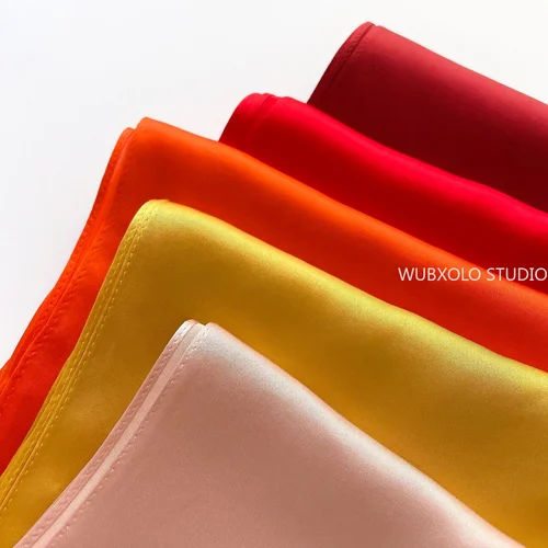 Imagen 2 del producto Pañuelo de satén de seda, bufanda lisa para el cuello para mujer, chales pequeños, Bandana, pañuelos para la cabeza, diadema cuadrada de 70x70CM, bufandas Hijab