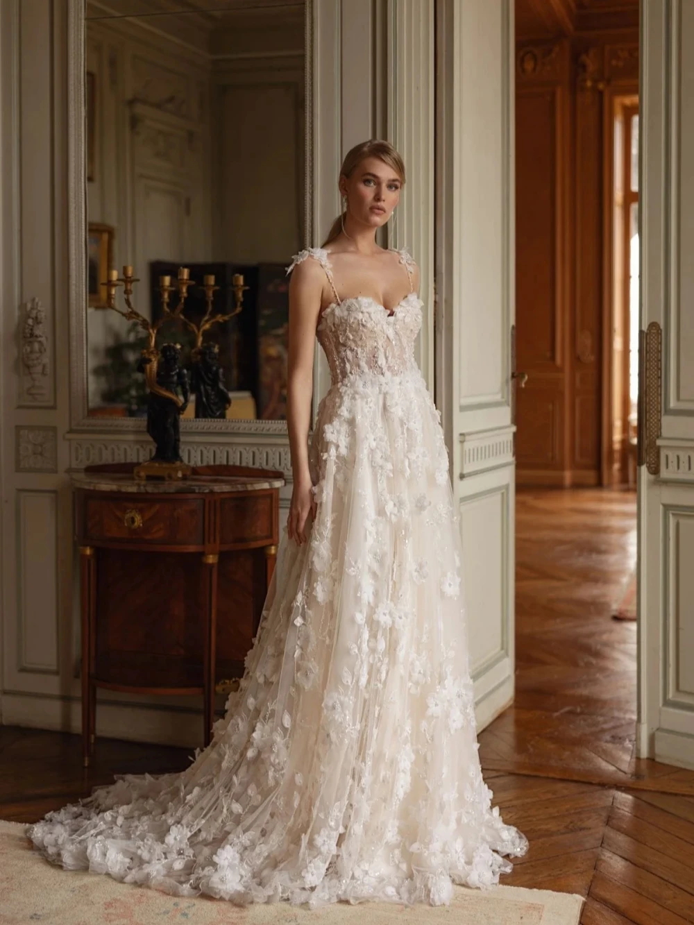 Opulent brillant perlé 3D fleur robe de mariée rêveur a-ligne longue robe de mariée 2026 nouvelles robes à bretelles fines personnalisées pour la mariée