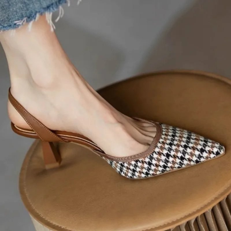 2025 Estate delle donne Nuovo Casual Retro Sandali con cinturino alla caviglia Francese delle donne Sexy Punta a punta Cinturino Tacchi alti a spillo Taglia 34--39