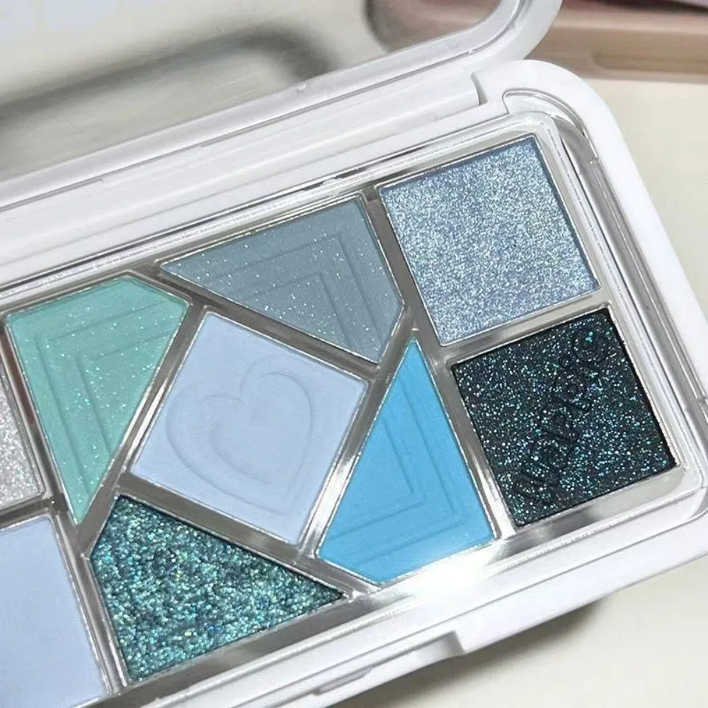 長持ちするグリッターアイシャドウ ハイライター 明るくする効果 防水アイシャドウ 自然な鮮やかな色