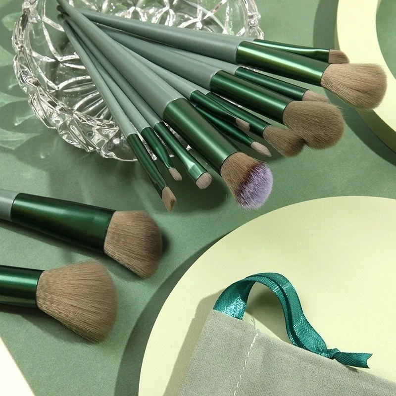 13PCS Green Makeup Brush Set Soft Hair Powder Brush Concealer Brush Powder Blusher Brush Set Beginner Makeup Artist Makeup Brush