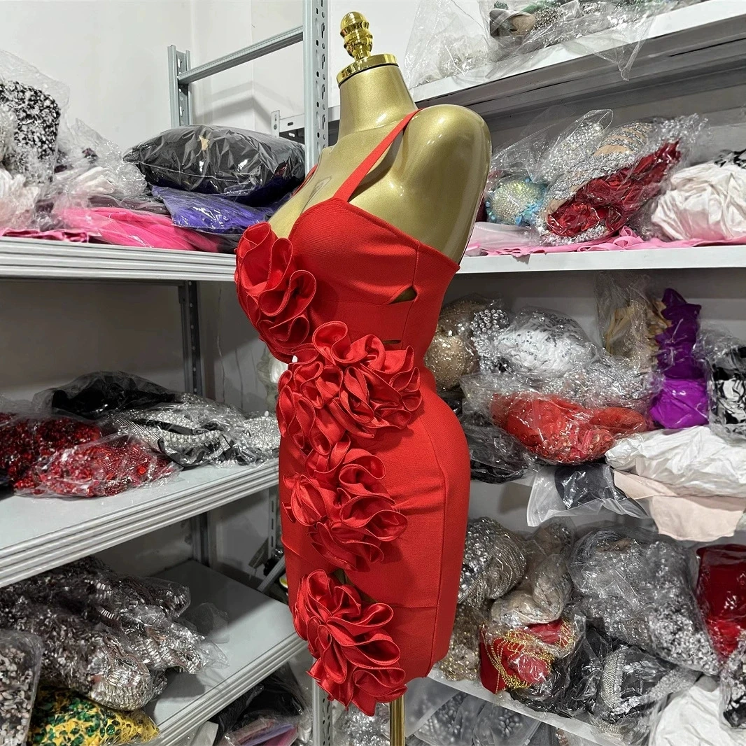 2025 ฤดูร้อนสีแดงผ้าพันคอยืดหยุ่นสปาเก็ตตี้สายคล้องคอ V คอ Appliques ตัด Bodycon MINI Celebrity Evening Club PARTY Dresses