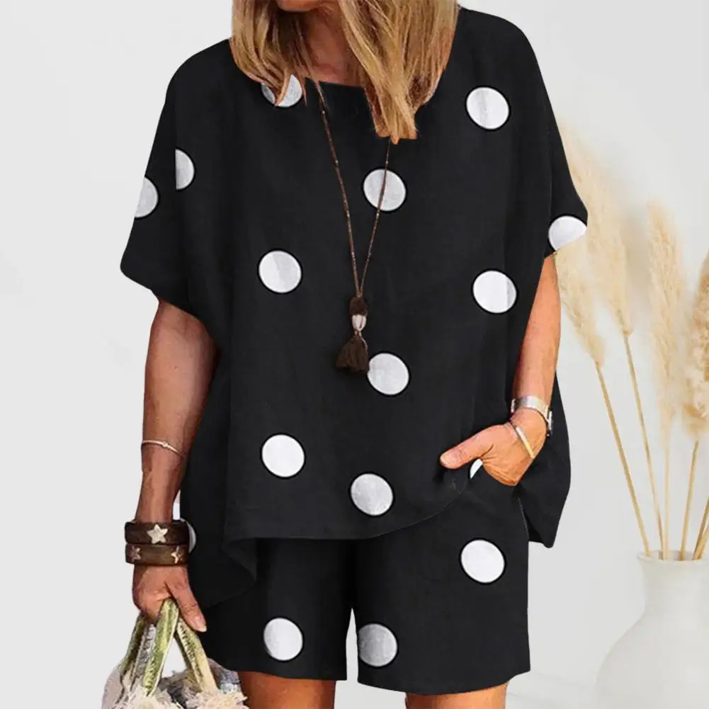 

Women's Summer Two Piece Outfit Dot Print Round Neck Short Sleeve Top Wide Leg Shorts Set Casual Loungewear Matching Suit