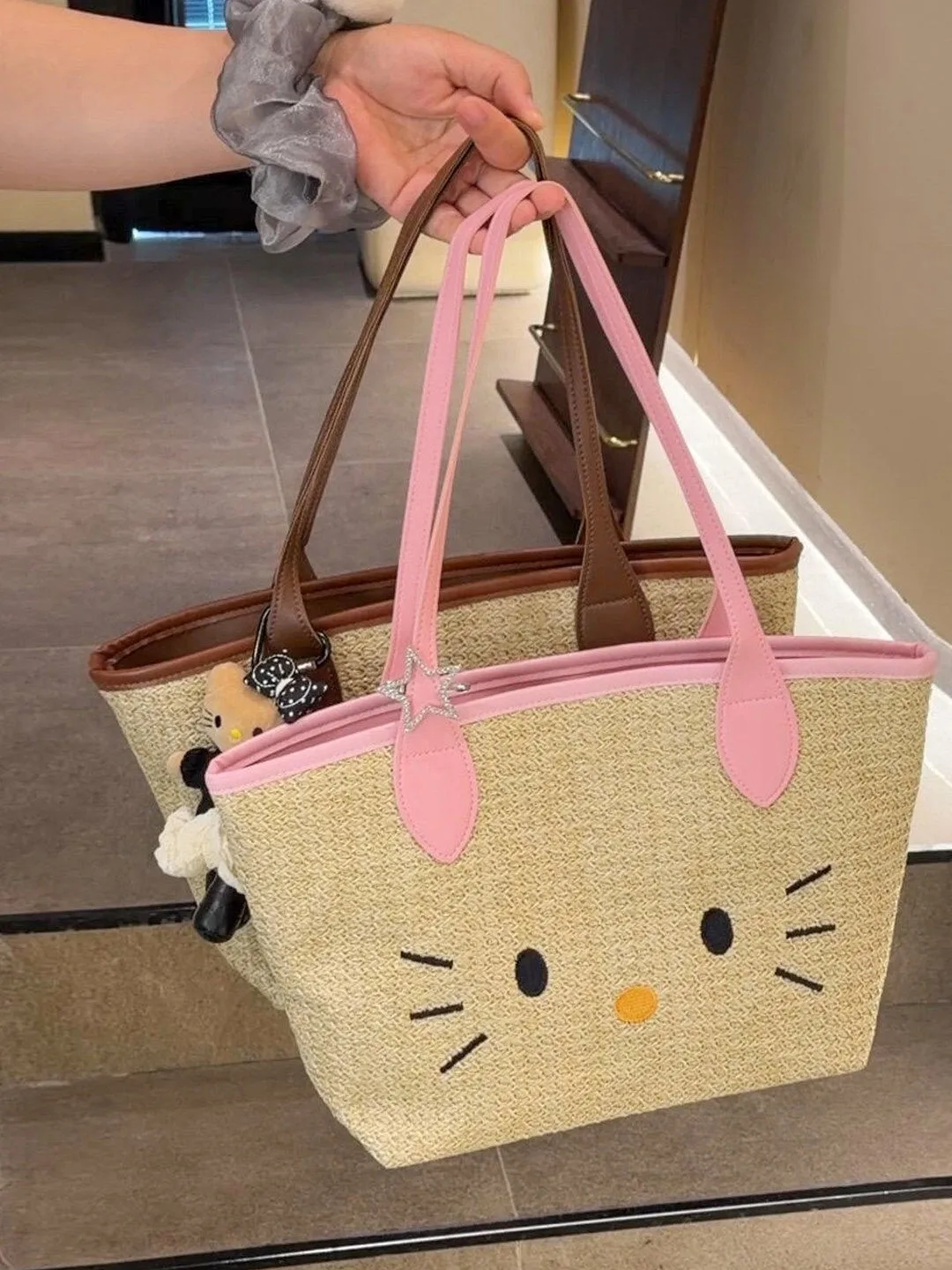 borsa-a-mano-da-donna-in-paglia-intrecciata-di-grande-capacita-stile-cartone-animato-nuova-collezione-estate-2026-per-pendolari-e-vacanze