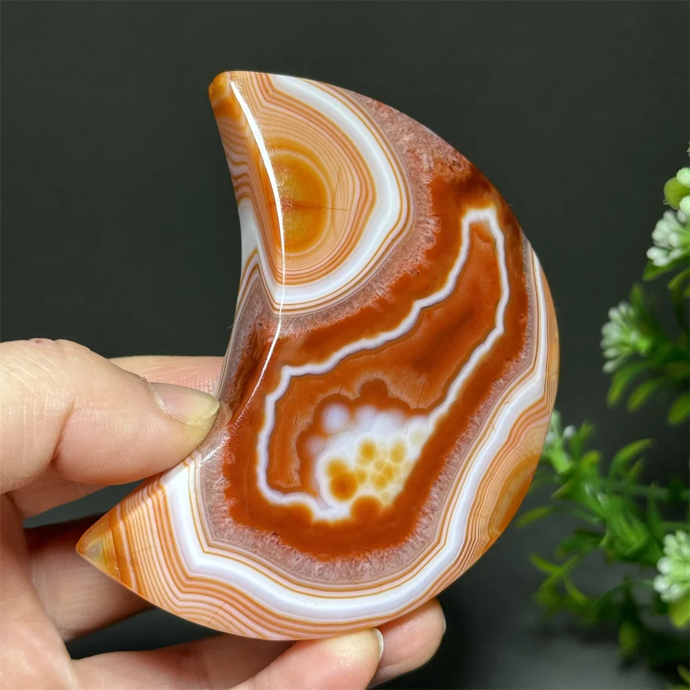 

Natural Red Agate Moon Mineral Specimen Reiki Treatment Meditation Witchcraft Sacrifice Energy Home Feng Shui Decoration Gift