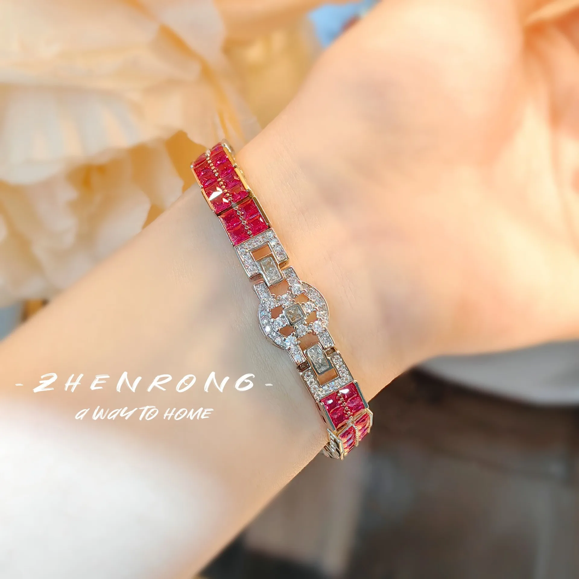 

Foydjew Retro Artdeco Design Red Corundum T Square Full Zircon Bracelets Women's Fashion Platinum Plated Bracelet 17cm Chain