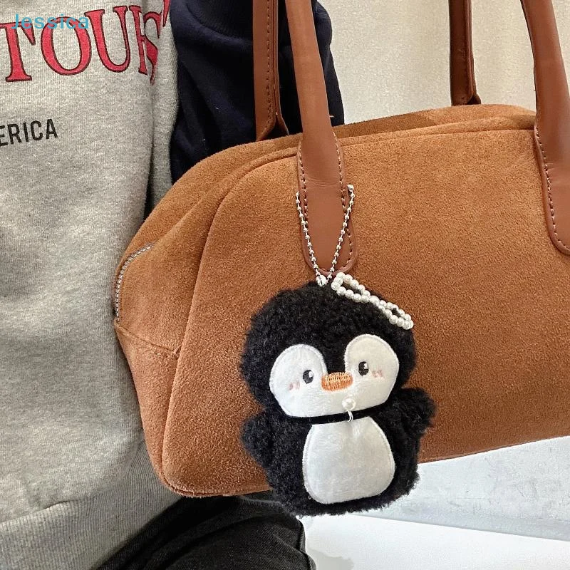 ♥ Lindo Llavero de Pingüino de Peluche – Adorno Kawaii con Perla para Mochila y Bolso