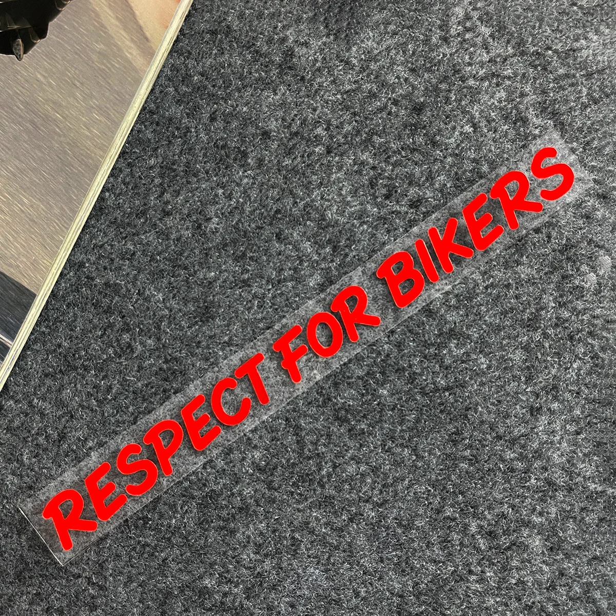 Autocollant en vinyle imperméable 2D plat RESPECT FOR BIKERS, parfait pour la décoration du casque de moto, du scooter et de la carrosserie de voiture, 1 pièce