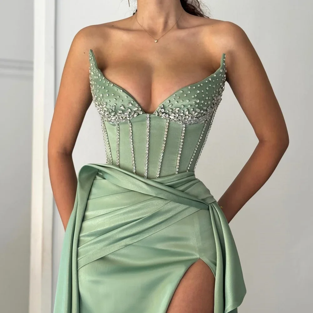 

2025НовинкаВечерние платья Зеленые блестящие вечерние платья с разрезом по бокам Вечерние платья без бретелек без рукавов со шлейфом Платье для выпускного вечера средней длины