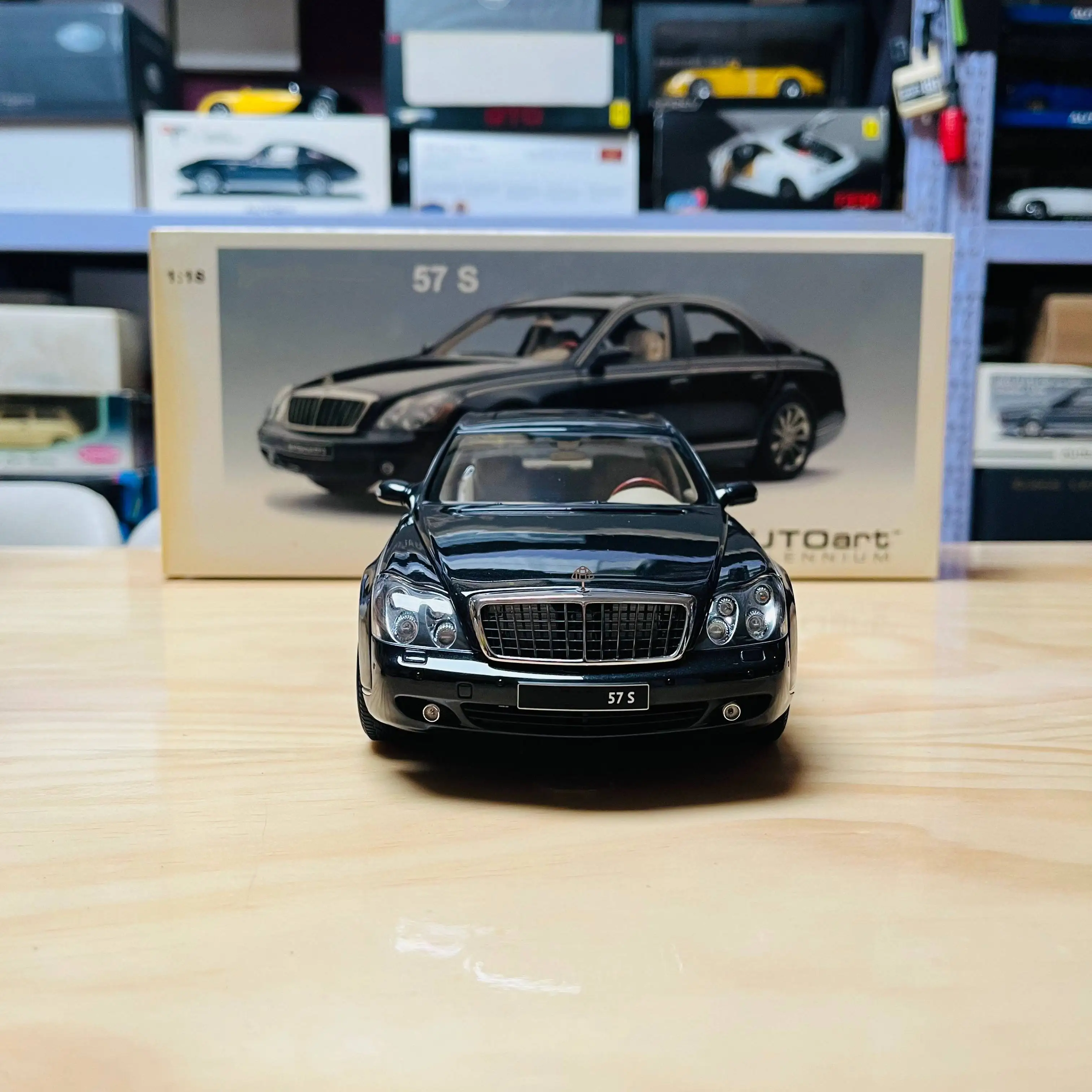 Autoart 1:18 Mayba 57S Black Simulation Limited Edition All Open Alloy Metal Static Car Model Toy Gift