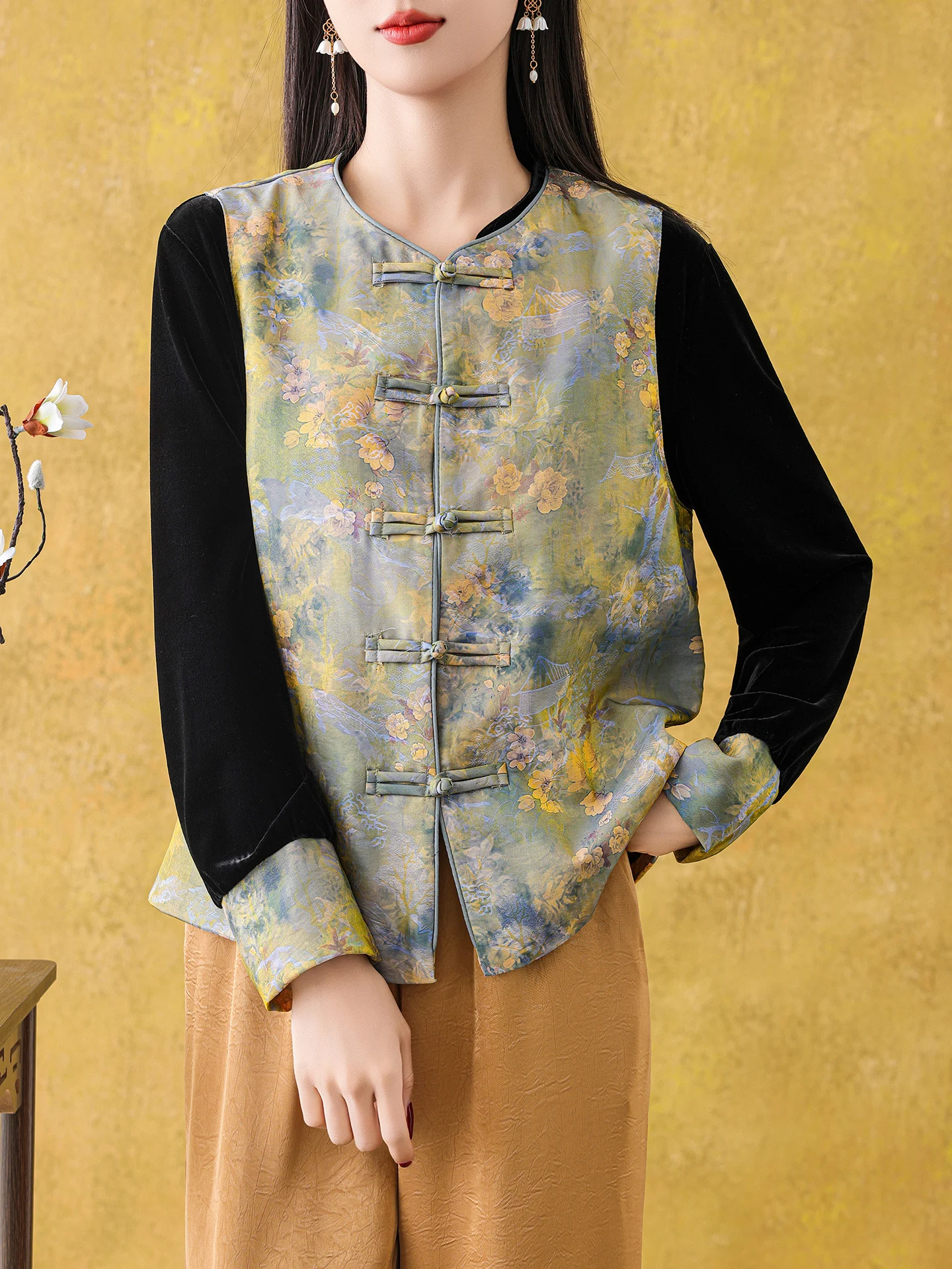 

Новый китайский модный универсальный женский жилет с вышивкой и подплечниками, весна 2026