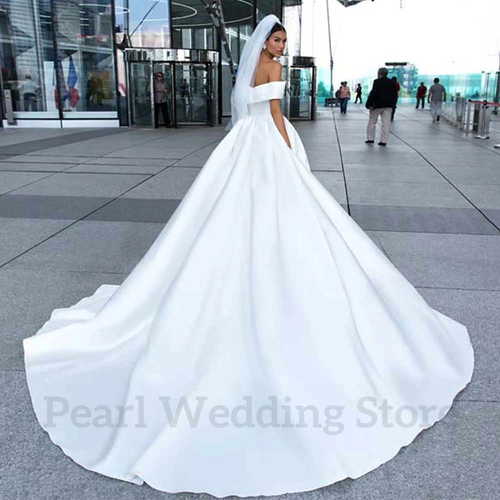 Princess Card Shoulder White Wedding Dress Romantic A-Line Floor Length Court Trailing Bridal Satin Gown Custom Abiti Da Sposa