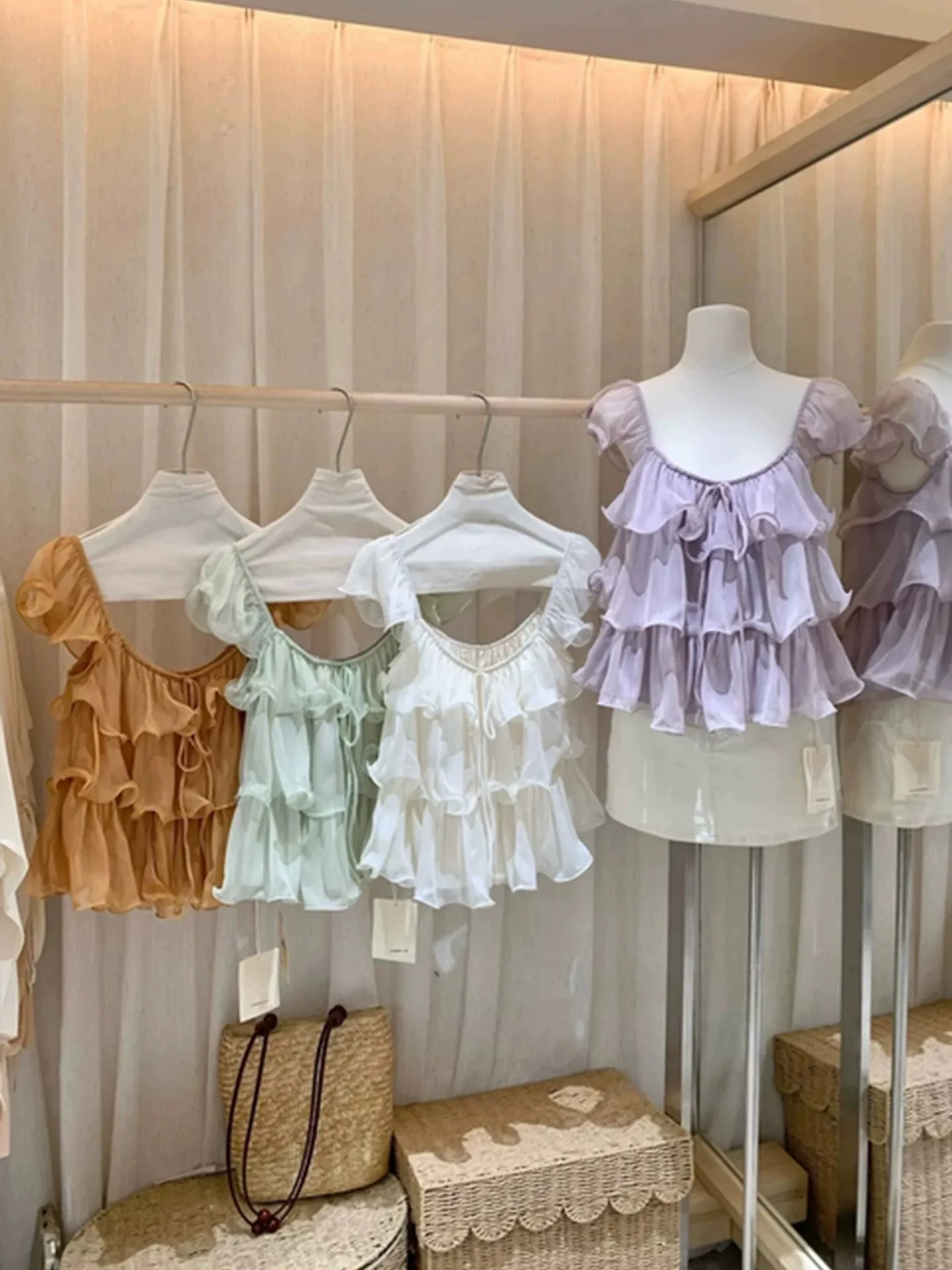 

Romantic Korean Style Women's Shirt Summer Loose Short Sleeve Chiffon Top Flounce Hem Slimming Folded Cap Sleeve Blouse