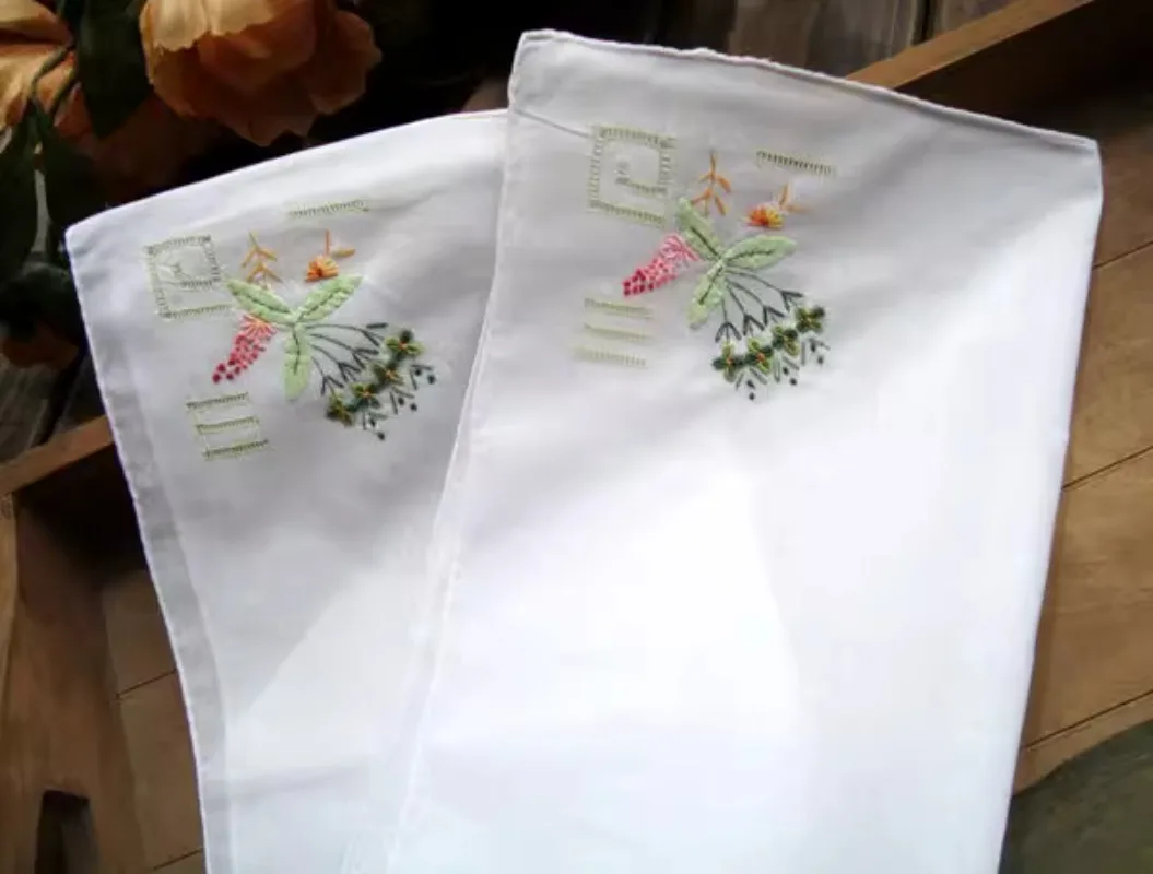 2pcs Foreign Trade Hand-embroidered Retro Pure Cotton Handkerchief 28CM
