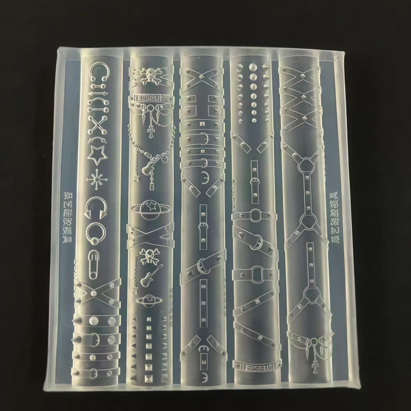 Bild 7: Punk-Style Gürtelketten-Nieten-Kunstform – Coole, trendige Mädchen-Accessoires Silikonform für 3D-Nageldekoration