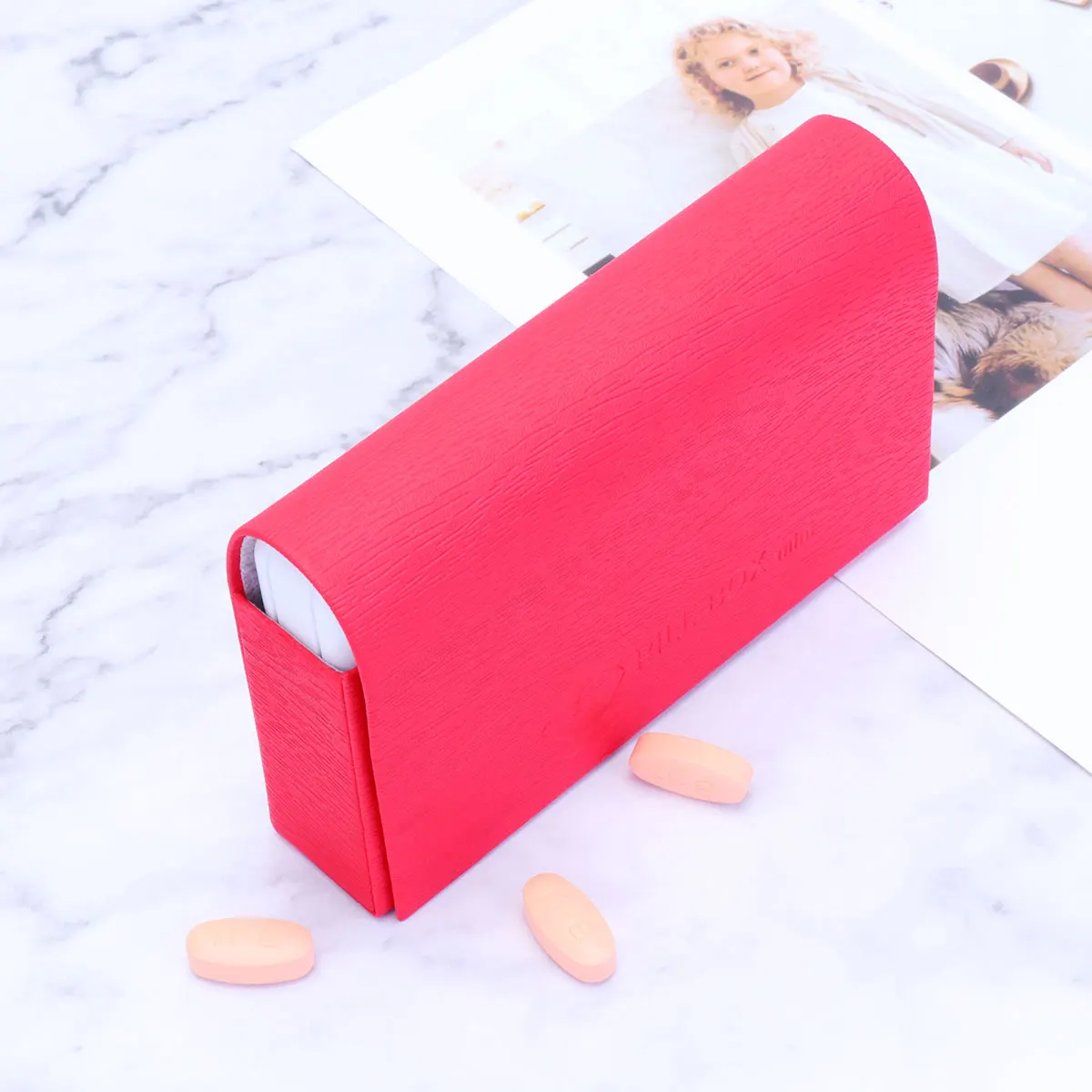 

Еженедельный ежедневный органайзер для таблеток, 7-дневная мини-коробка для лекарств, портативная дорожная сумка для хранения, красная для мужчин и женщин