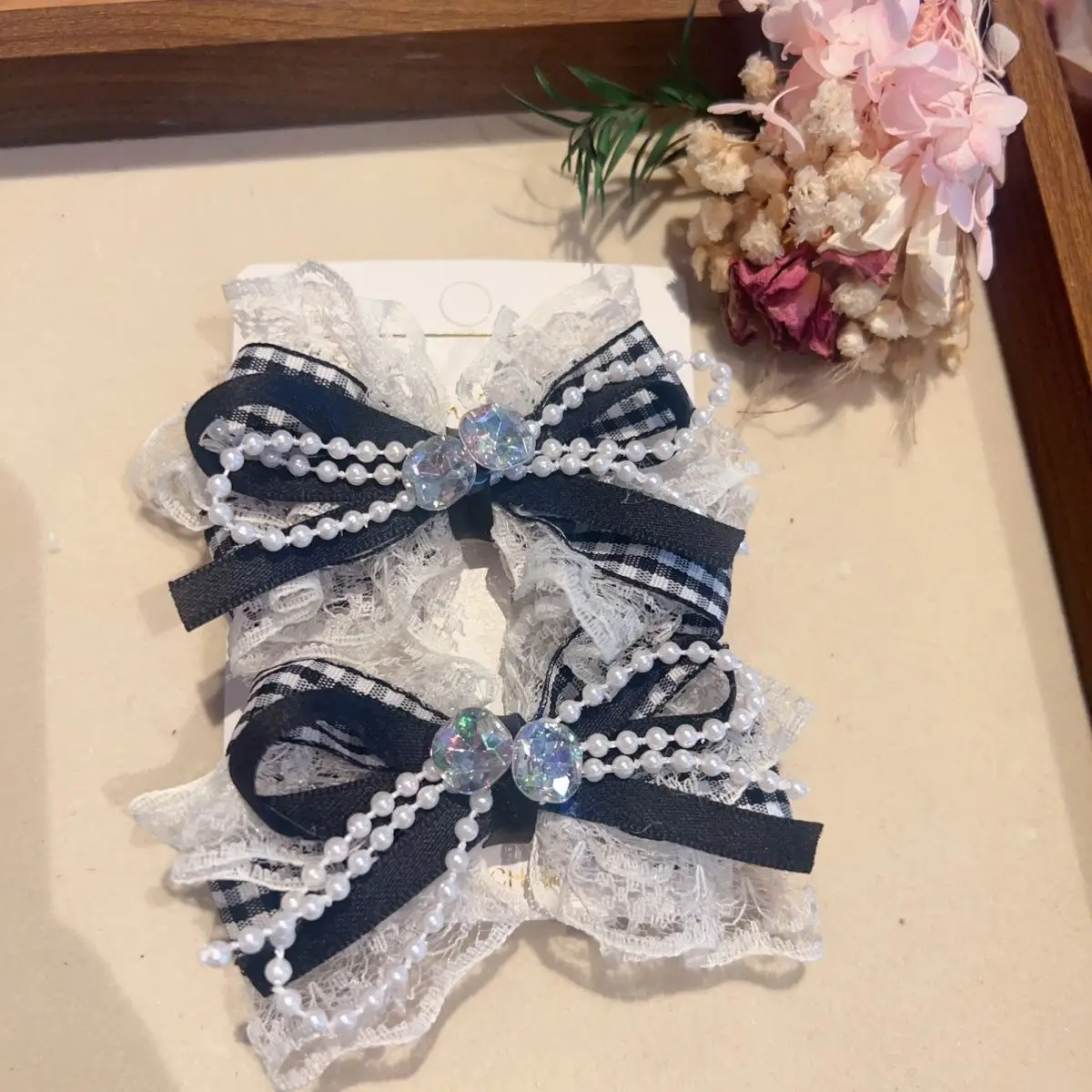 

Новый набор двойных заколок для волос в клетку с бантом в стиле Лолита Хепберн, винтажные заколки для волос с жемчужным кружевом для девочек, элегантные аксессуары для волос на каждый день