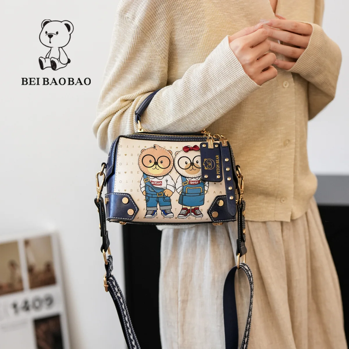 2024 Summer New Small Bag Female Fashion Small Square Bag Casual Bear Cartoon Fashion Versatile Crossbody Bag Shoulder Bag