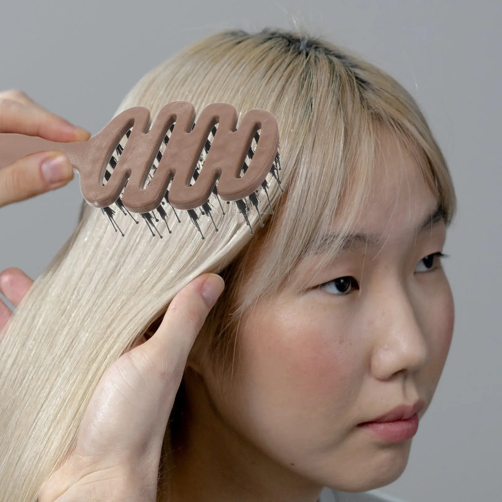 Plastic Boar Bristle Hair Brush for Voluminous Root Lift High Crown Effect Scalp Massaging Rake Comb for All Hair Types Straight