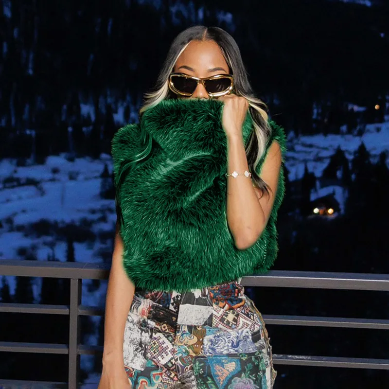 

2025 Fall Winter Green Faux Fur Jacket Vests Women Luxury Warm Fluffy Turtleneck Sleeveless Chains Coats Tops Furry Cape