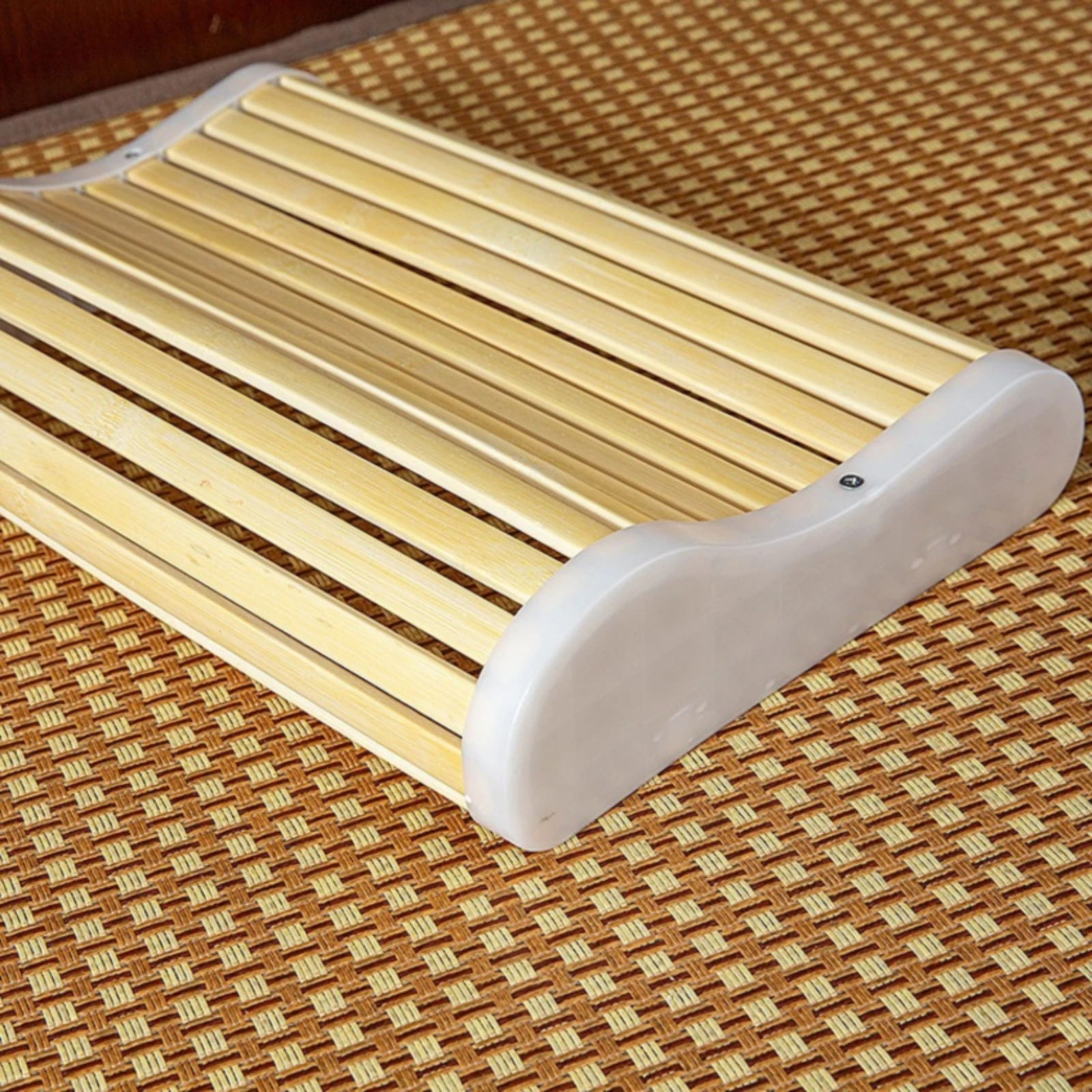 Bamboo Slat Pillow Breathable Neck Support Pillow Slatted Neck Support Supportive Skin-Friendly for Back Sleepers, Tatami Room