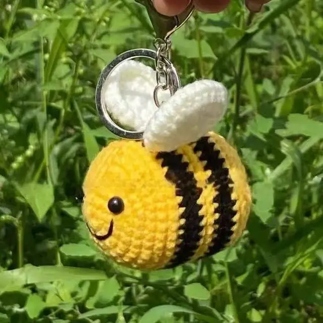 حقيبة يد سحر اليدوية محبوك النحل المفاتيح الكروشيه النحل سحر سيارة المفاتيح 5 قطع المنتج النهائي