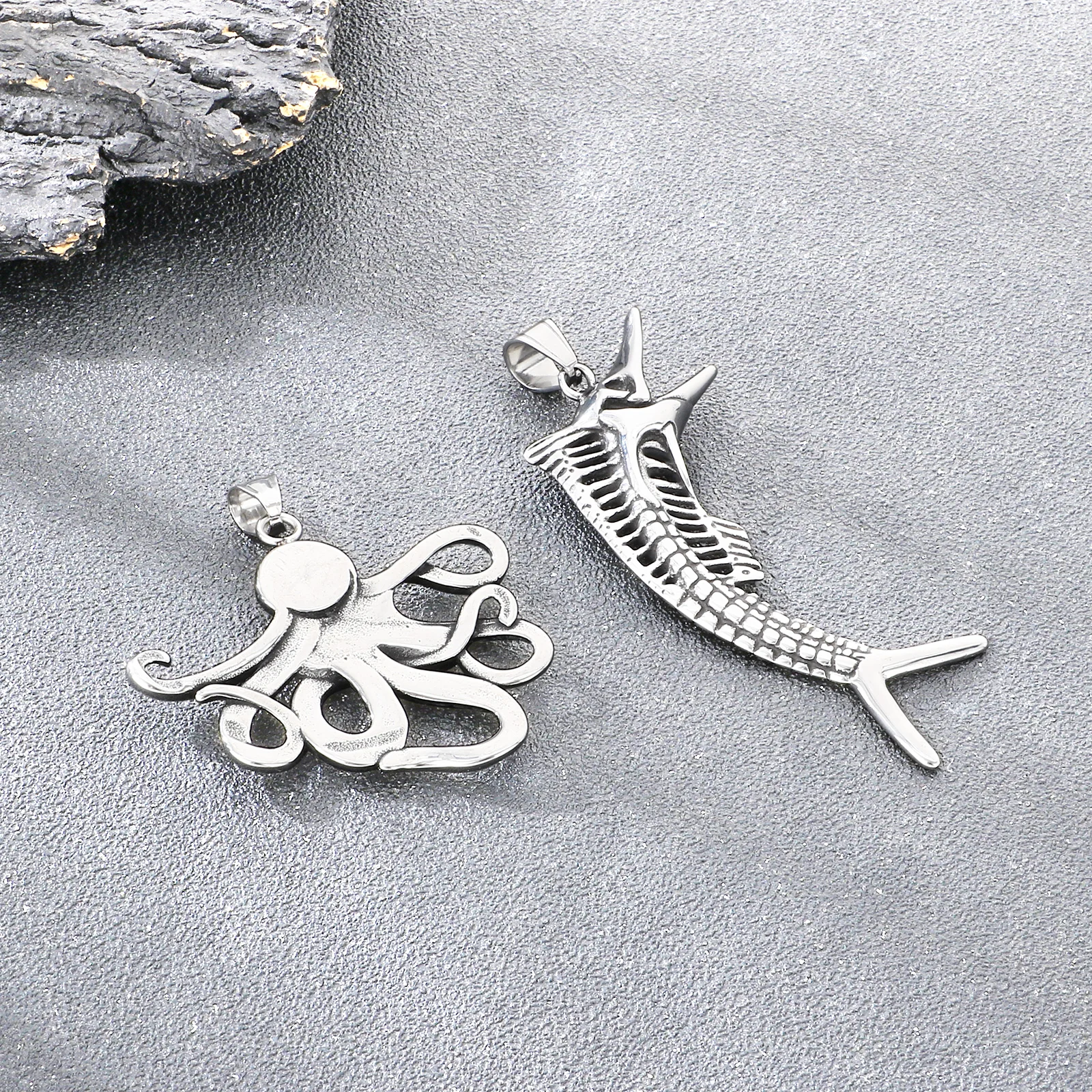 Collana con ciondolo a forma d - Fashion Street Singapore recensione e prezzo