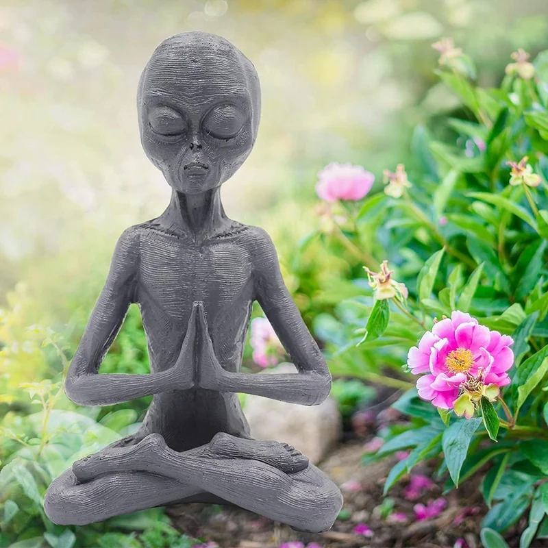 6PCS Garden Statue Meditating Alien Sculptures, Meditating Alien Resin Ornament, UFO Indoor Outdoor Garden Decor Easy Install