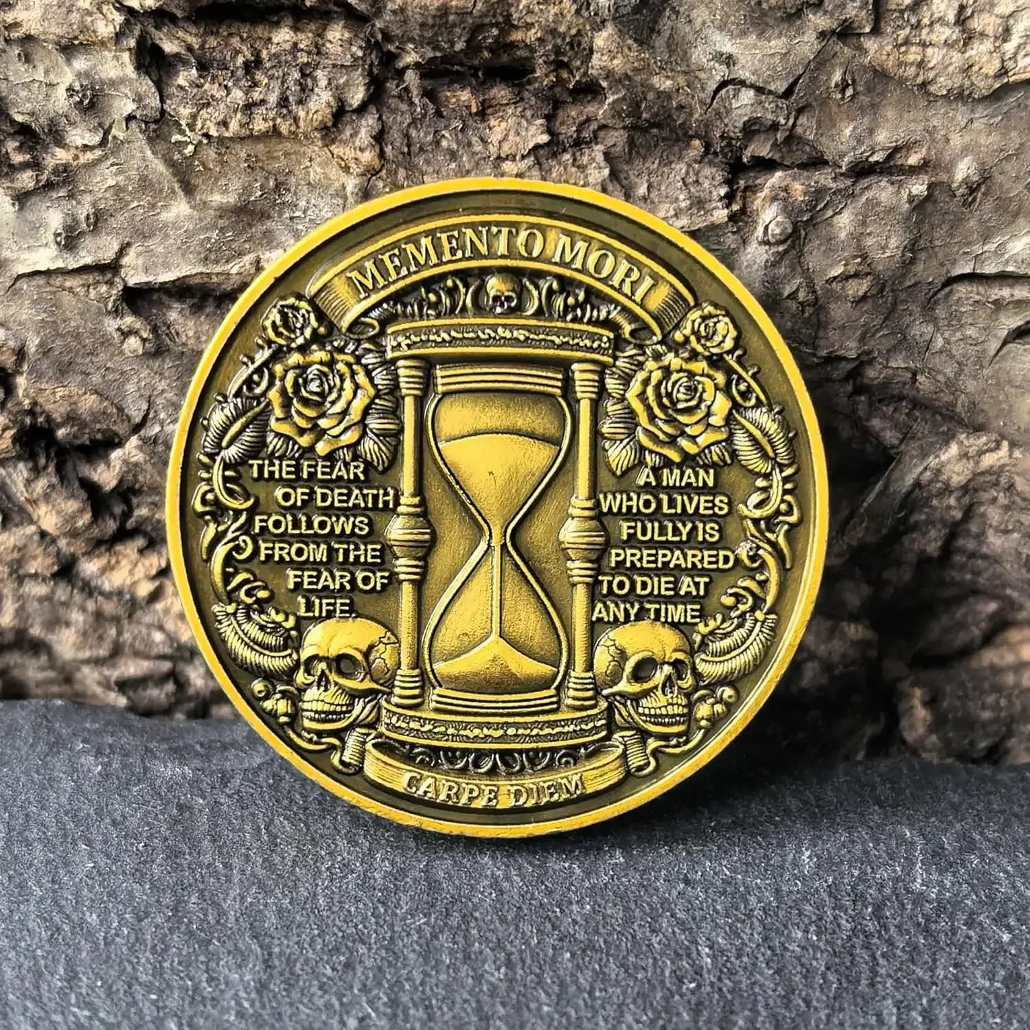 تحدي EDC للعملات المعدنية Memento Mori ، تذكير بالموقد ، حصد قاتم وتصميم الساعة الرملية ، اقتباس ملهم ، حافظة واقية متضمنة #6