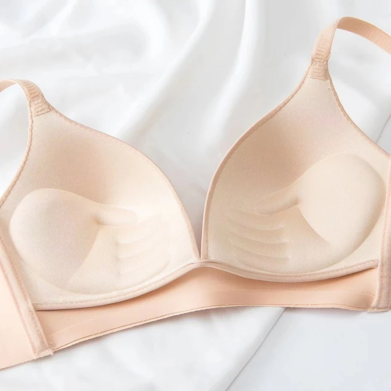 สไตล์ญี่ปุ่นไม่มีรอยต่อ Bras Comfort ไร้สายชุดชั้นในผู้หญิงไม่มีแหวนเหล็ก Bralette 3/4 ถ้วย Glossy Bra หญิงชุดชั้นใน