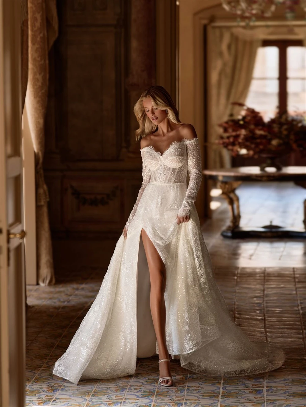 فستان زفاف أورجانزا أبيض ناعم مخصص مثير على شكل قلب وأكمام طويلة زي العرائس بوهو على شكل حرف a ذيل محكمة فيستدو دي نوفيا