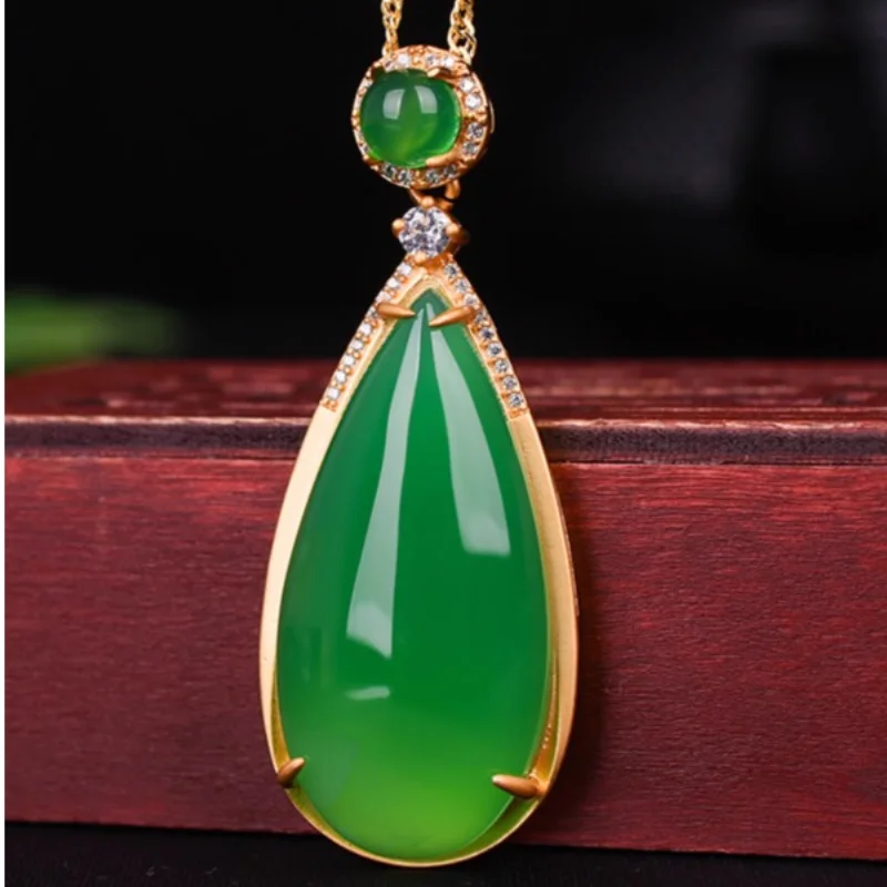 New gold inlaid green marrow water drop pendant, boutique green agate large water drop pendant