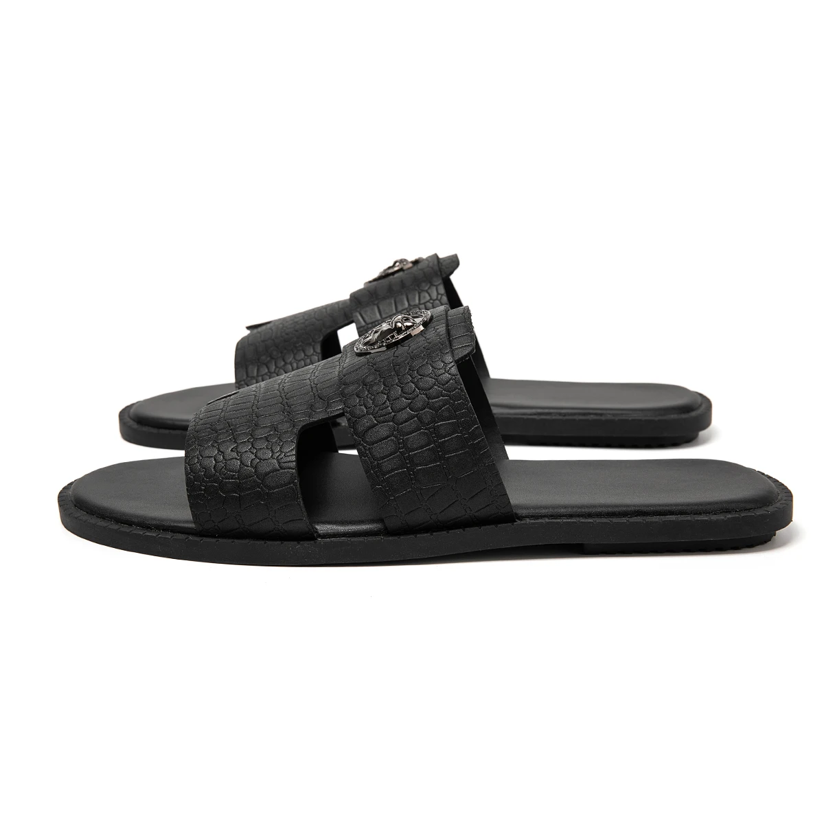 Herren-Hausschuhe sind geeignet für den täglichen Gebrauch zu Hause, im Badezimmer, im Freien und für die Freizeit. Neue coole Herren-Sandalen. – Detail 3