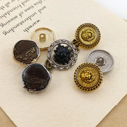 Wholesale Vintage Lion Head Round Metal Buttons For Clothing Fashion Decor Sewing Accessories Cool Button Of Coat Women Dress