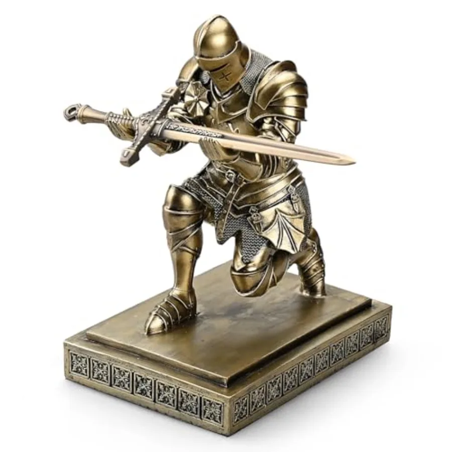 

Подставка для ручек и карандашей в виде средневекового рыцаря в доспехах, органайзер для рабочего стола, аксессуар из смолы, пресс-папье, отличный подарок с крутым дизайном