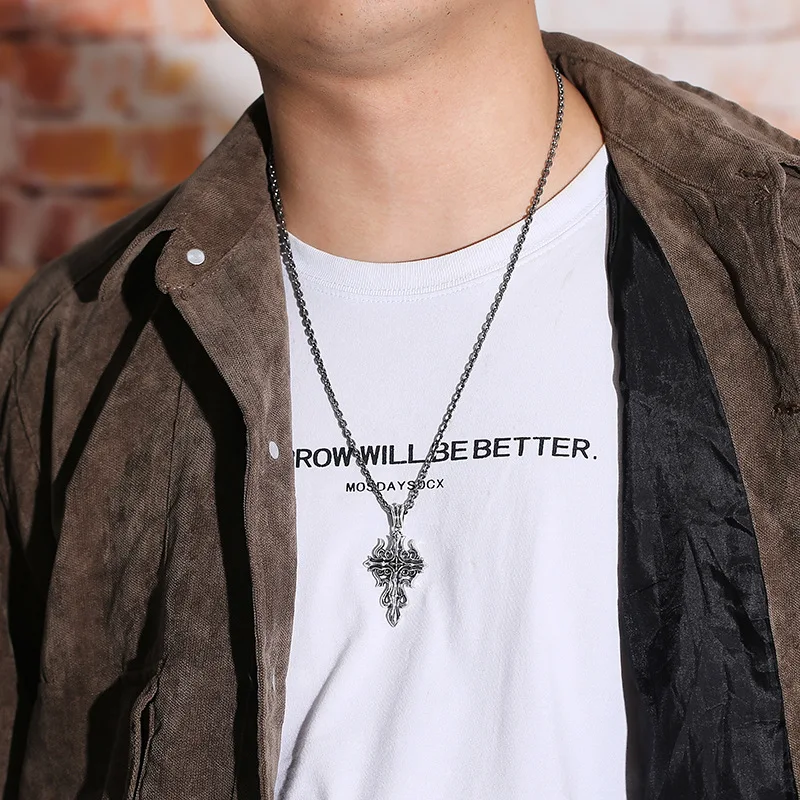 European and American hip-hop Thai silver skull pendant Punk style male personality sterling silver cool embossed pendant neckla