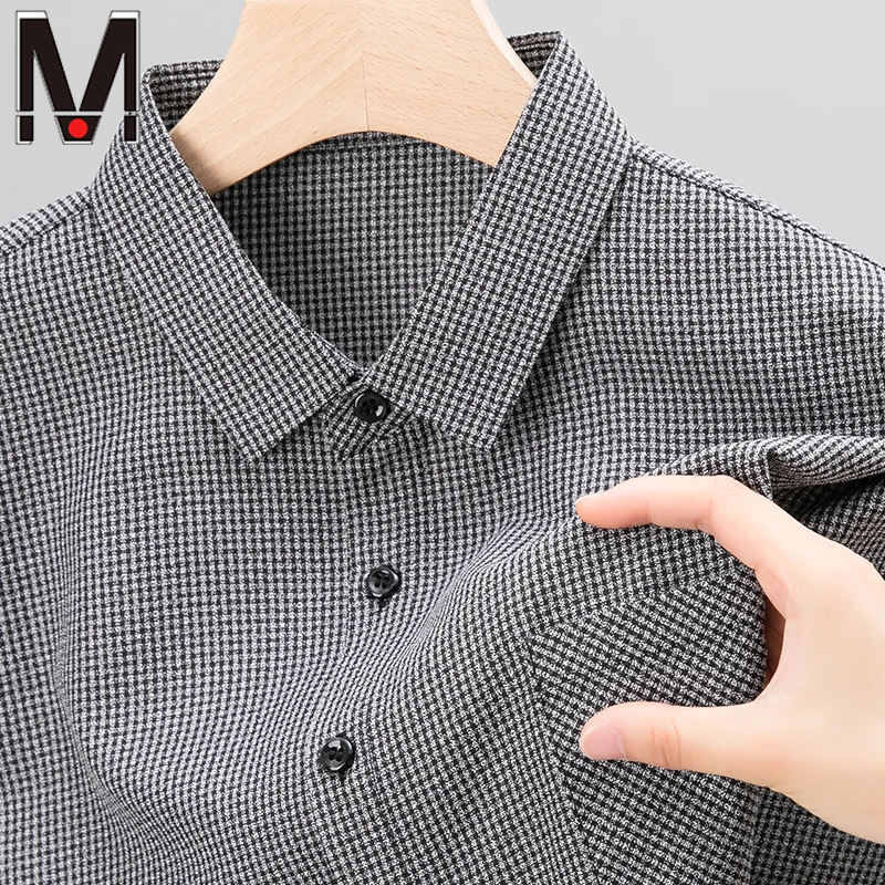 

New Men's Casual Small Plaid Long Sleeved Lapel Shirt for Spring and Autumn Fashion Comfortable Wrinkle Free Top Without Ironing