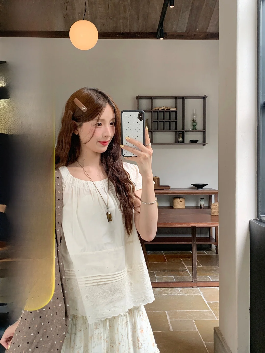 

Элегантная плиссированная рубашка с короткими рукавами и вышивкой, женская свободная рубашка из хлопка в винтажном стиле, модный дизайн, топ в корейском стиле