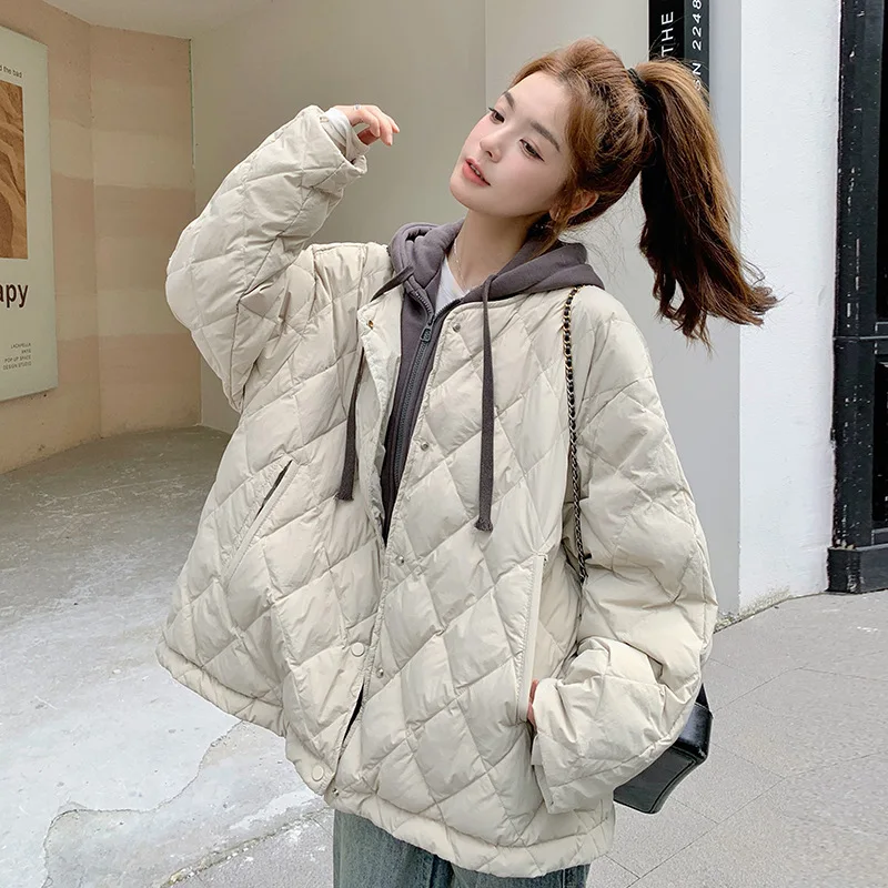 Versione coreana finta piumino d'anatra bianca in due pezzi da donna 2025 nuova giacca alla moda con cappuccio a griglia con diamanti sciolti