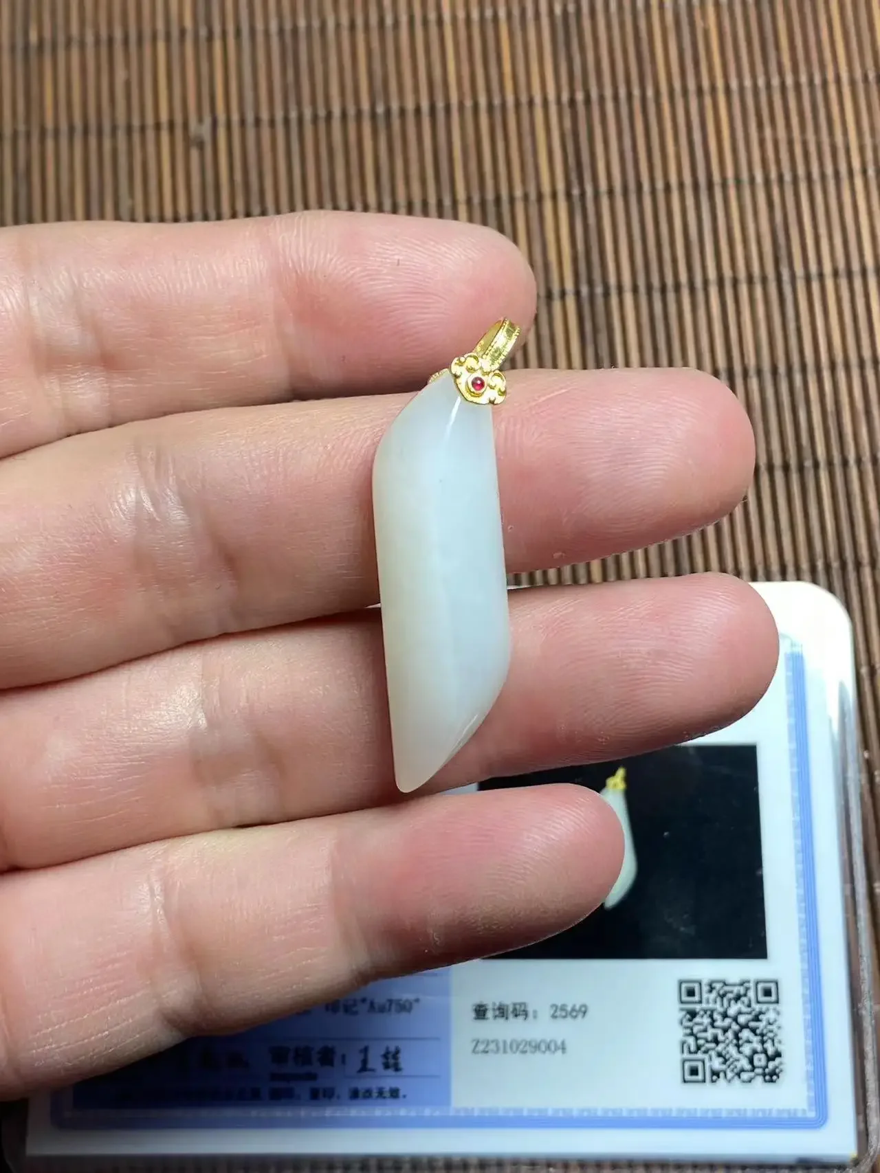 

Natural 100% real white hetian jade carve leaf jade pendant Bless peace necklace jewellery for men women gifts luck