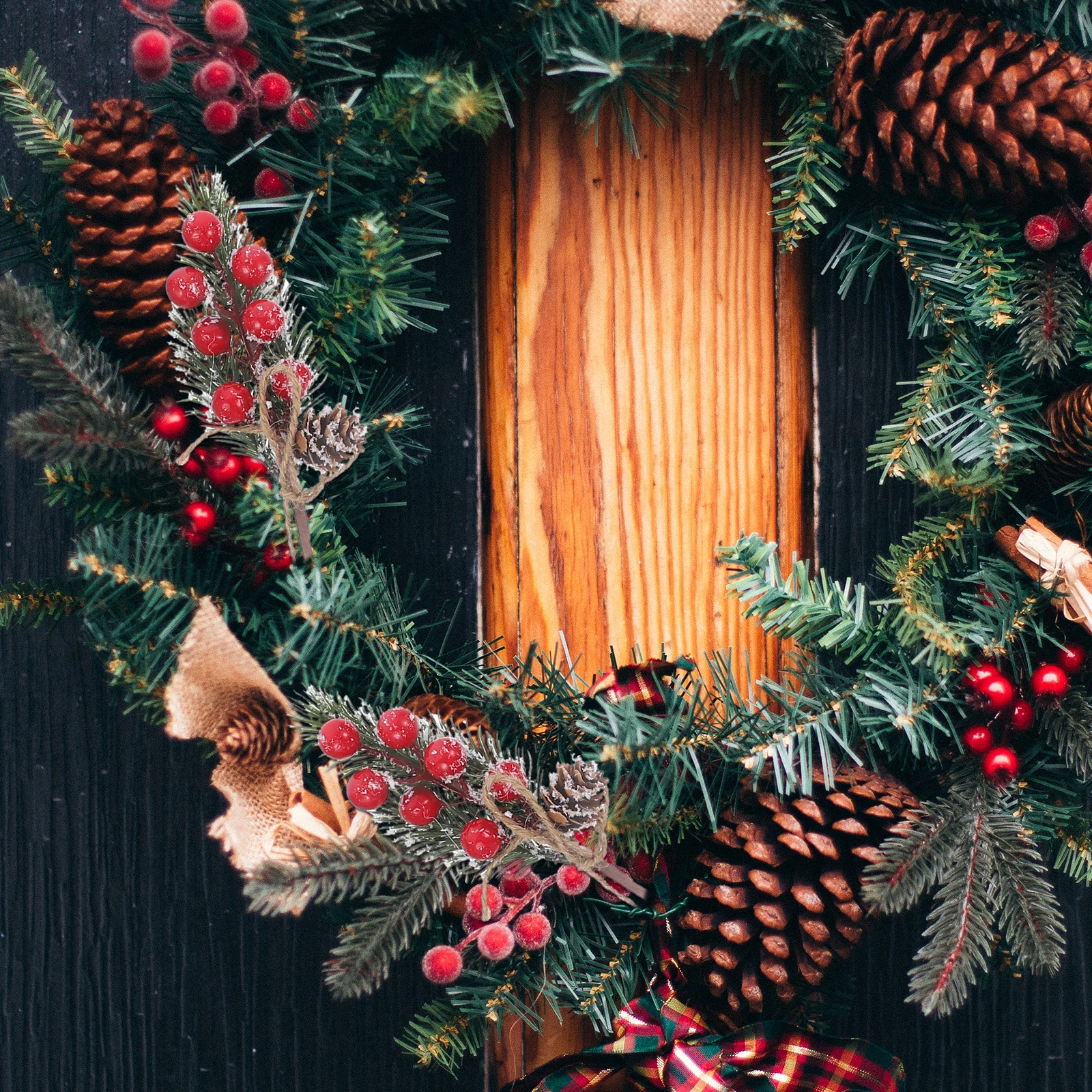 

6Pcs Simulation Berry Branch Artificial Plant Decor for Christmas Tree Pine Picks Festive DIY Party Wreaths Craft Ornaments