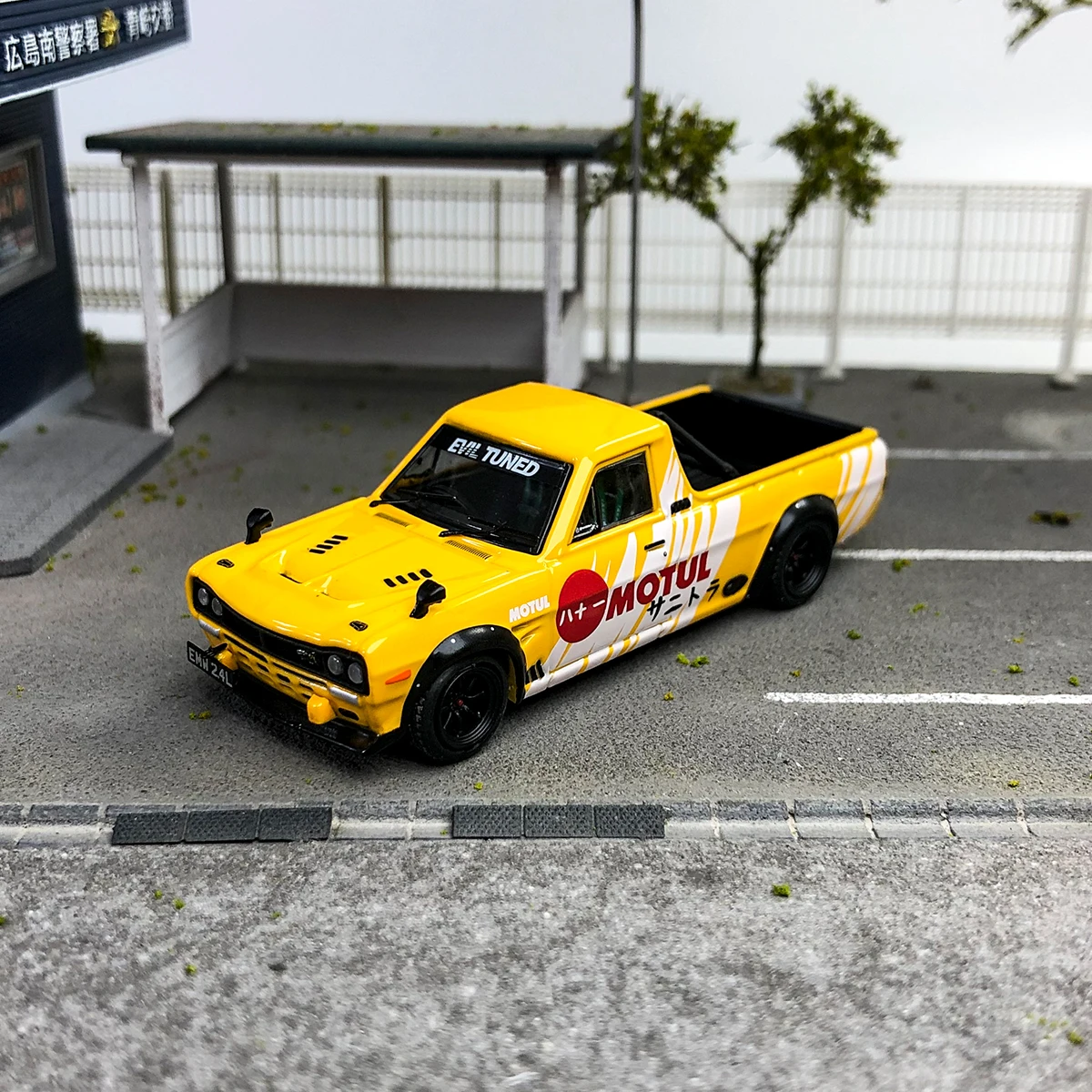 INNO 1:64 NISSAN HAKOTORA PICK UP TRUCK MOTUL Livery Die-cast Alloy Car Model Collection Display Gift