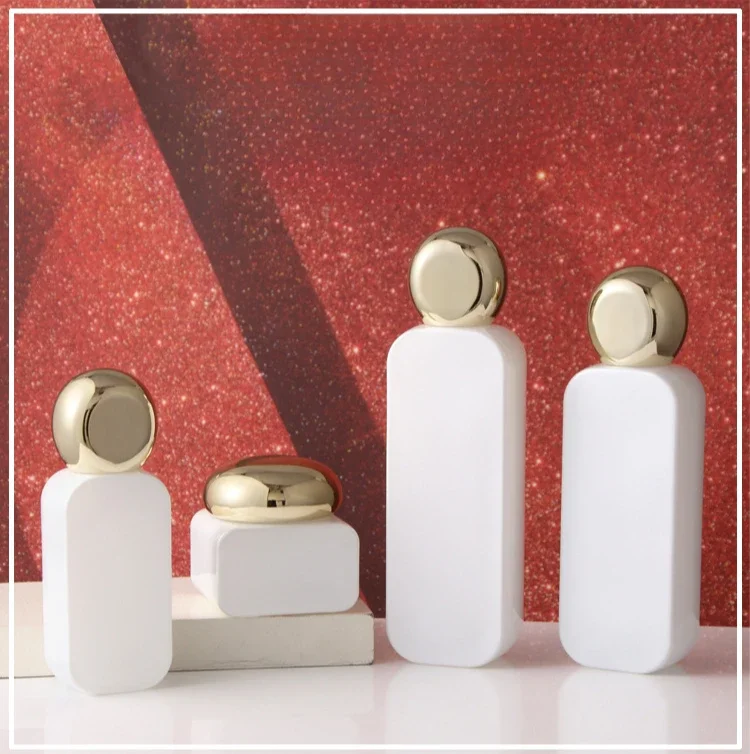 

30ml/50ml Glass Spray Bottle Lotion Pump Bottle Perfume/Toner Spray Bottle Gold Press Empty Container Travel Refillable Bottles